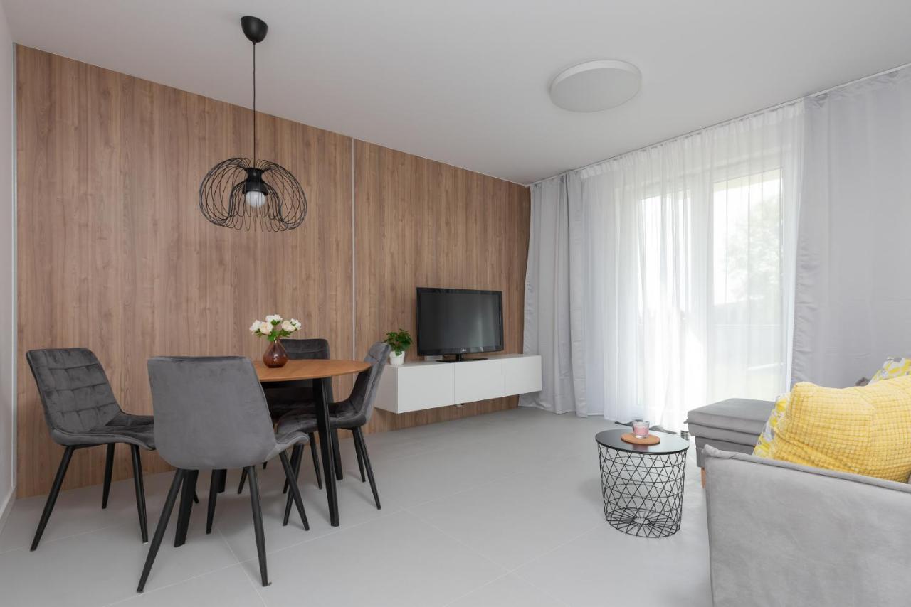 Nowe Bemowo Apartment By Renters Warschau Exterior foto